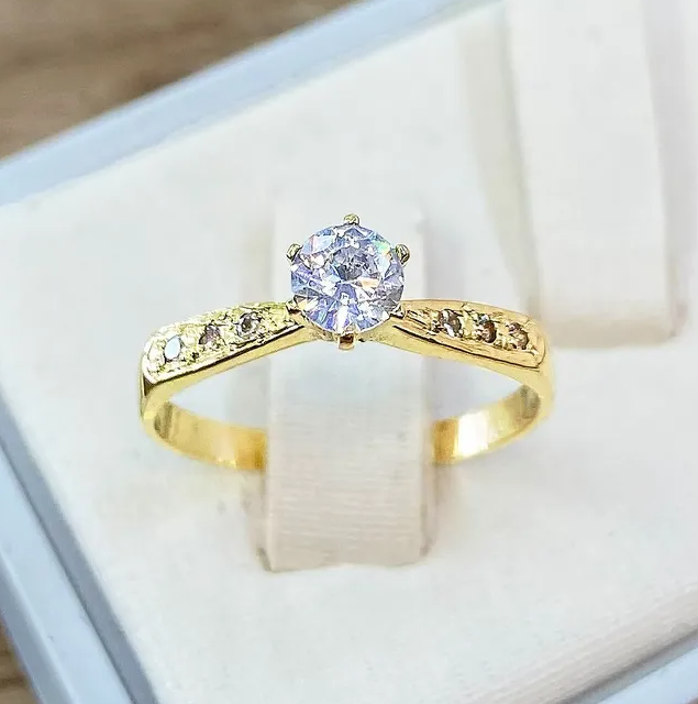 Anel de noivado: O que realmente importa na hora da escolha?